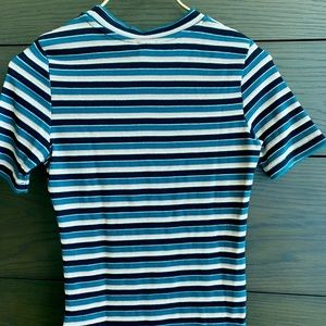 H&M Tops - H&M T-shirt H&M Tops - H&M T-shirt